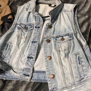 American Eagle Cropped Jean Vest